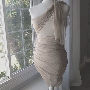 Alice & Olivia nude ruched dress